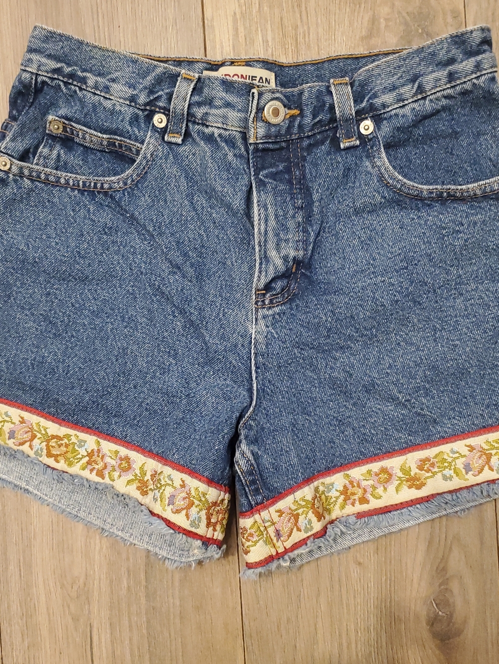 LONDONJEAN Blue Denim Women's Shorts with Floral Trim